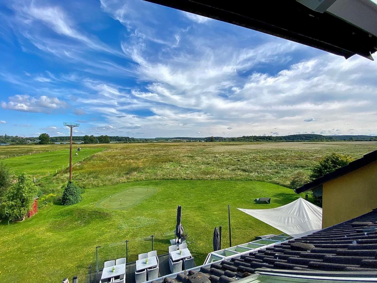 Hotel Am Mueritz-Nationalpark Waren  Bagian luar foto